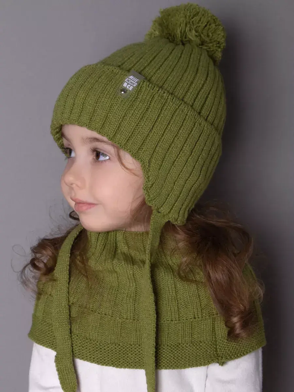 Шапка осенняя детская на завязках и снуд