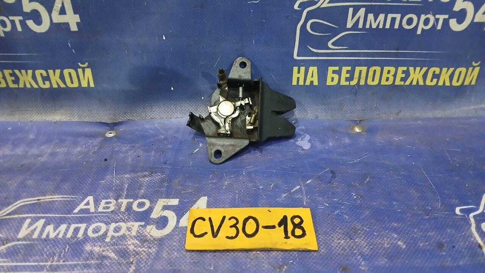 Замок багажника TOYOTA CAMRY 1992