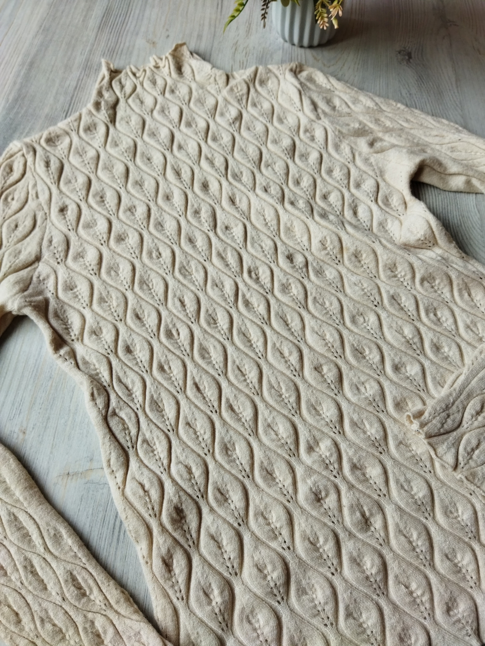 Легкий ажурный лонгслив