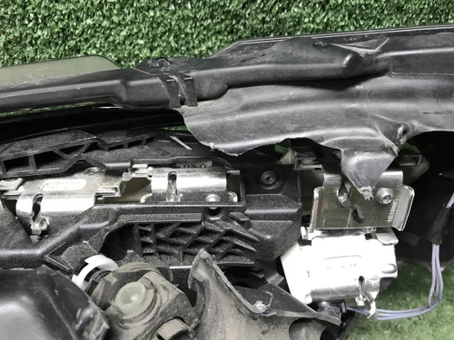 Битая Фара правая Land-Rover Discovery 5 16-21 LED