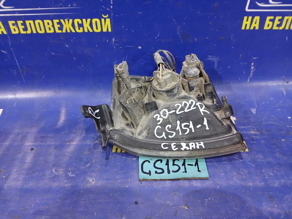 Габарит правый TOYOTA CROWN 1997