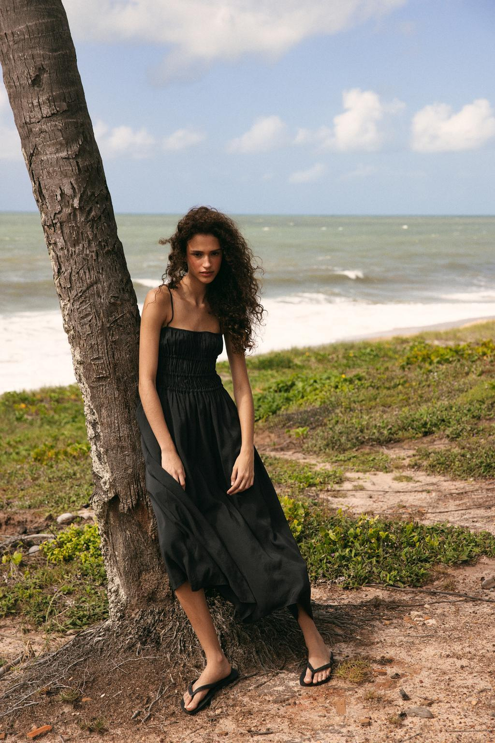 ZARA ПЛАТЬЕ МИДИ ИЗ СТРУЯЩЕЙСЯ ЭЛАСТИЧНОЙ ТКАНИ, ЧЕРНЫЙ