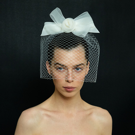Вуаль круглая с бантом из шелка