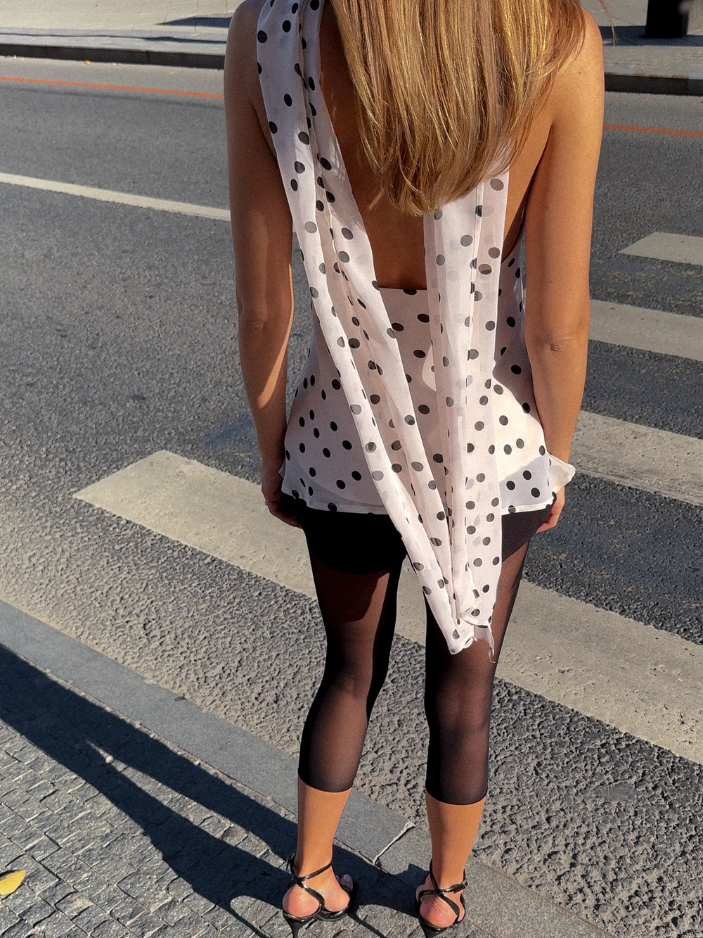 Топ атласный в горох, Молочный