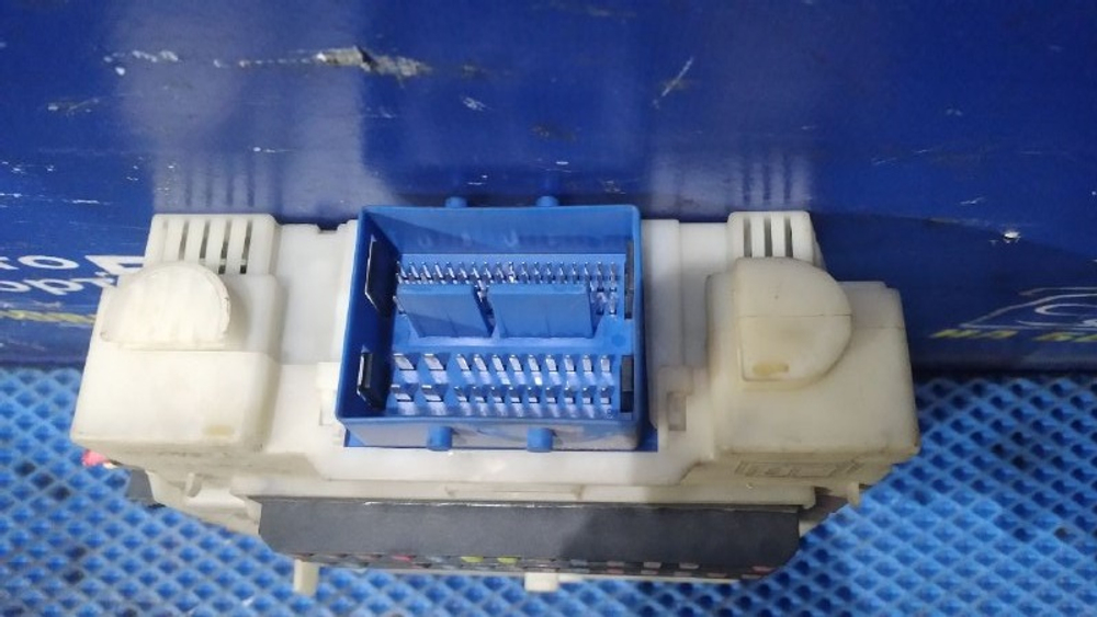 Блок предохранителей салонный LAND ROVER FREELANDER 2007