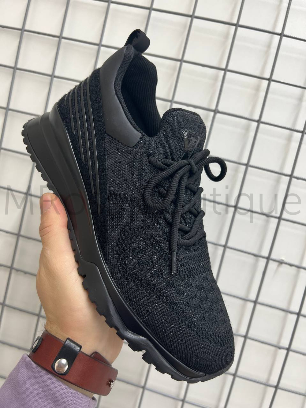 Louis vuitton vnr sneaker black 2025