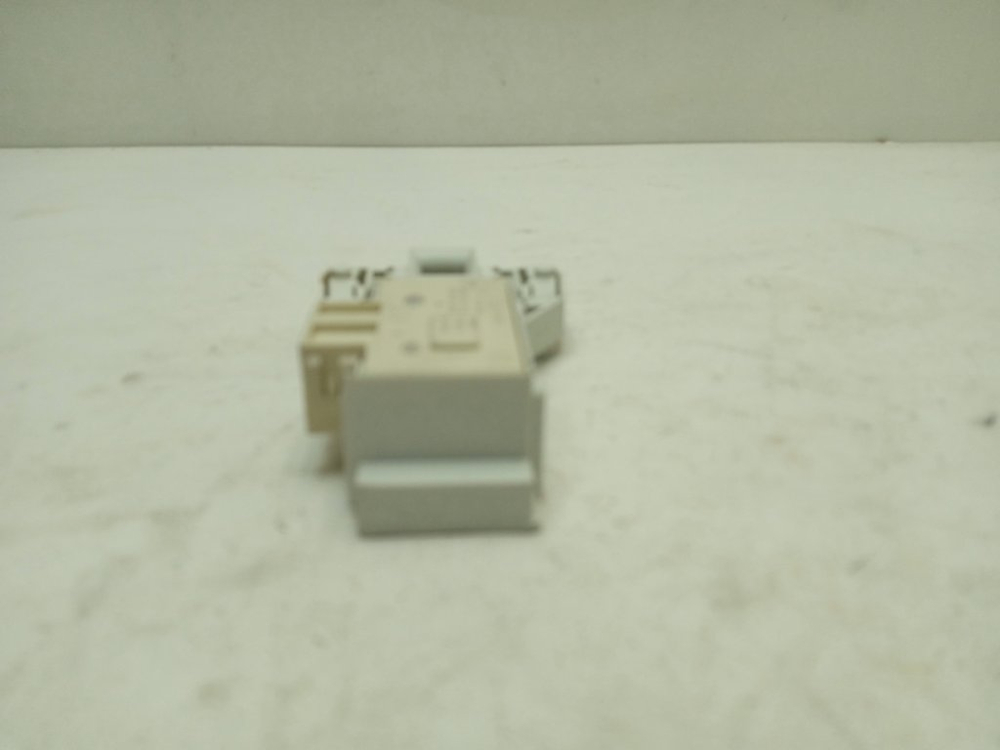 IWSD51051 кт129 Блокировка люка для стиральной машины Indesit IWSD51051 б/у