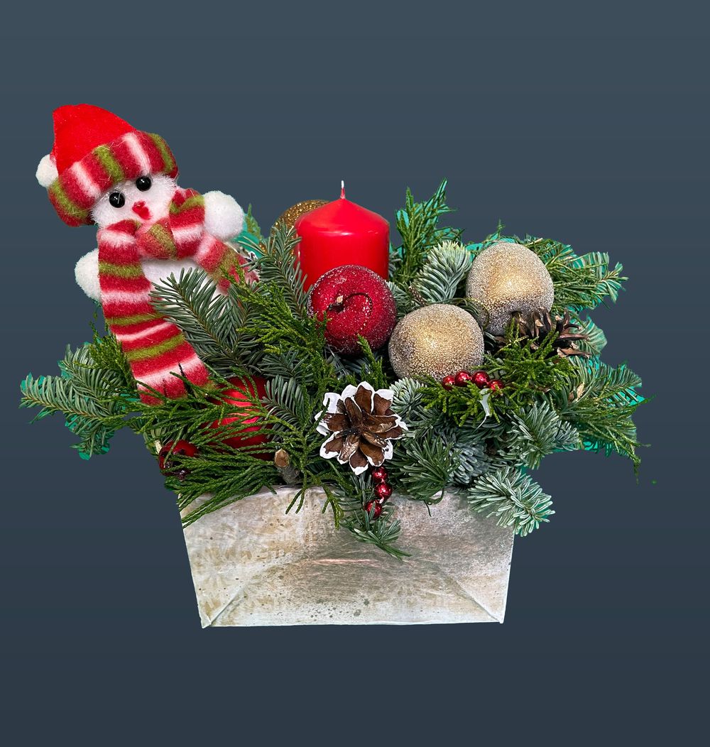 Новогодняя композиция с неговиком