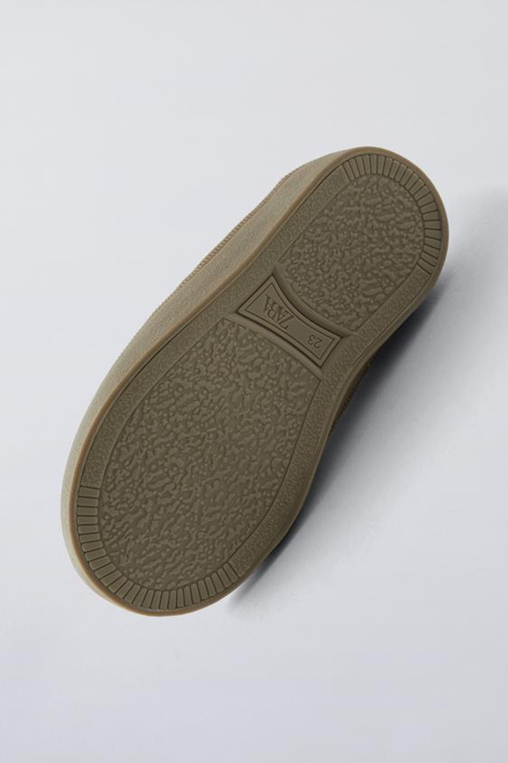 ZARA КРОССОВКИ В СТИЛЕ РЕТРО С ПРИНТОМ PEANUTS™, БЕЛЫЙ