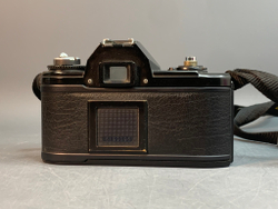 Nikon EM + Nikon 50mm f/1.8
