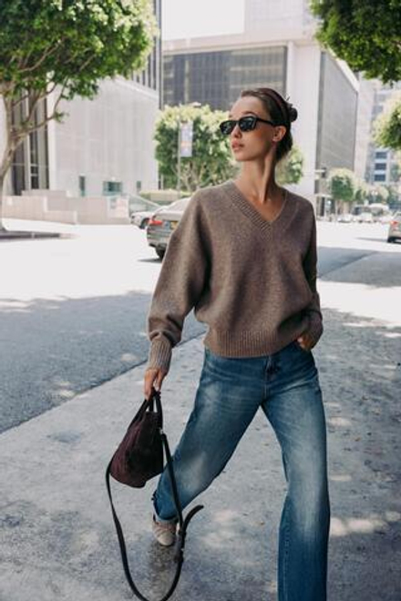 ZARA СВИТЕР ИЗ МЯГКОГО ТРИКОТАЖА С V-ОБРАЗНЫМ ВЫРЕЗОМ, СЕРО-КОРИЧНЕВЫЙ МЕЛАНЖ