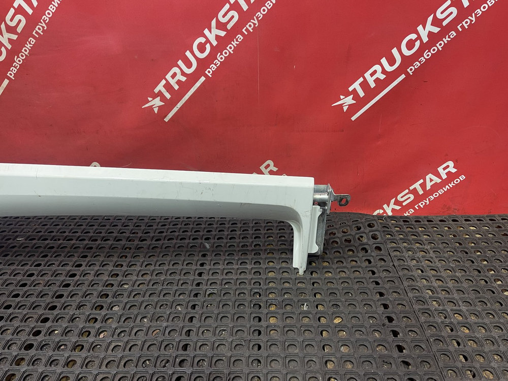 Спойлер кабины боковой правый 2020г