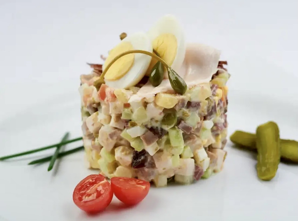 Салат «Мясной с бужениной» 500 гр К выдаче с 27 декабря!