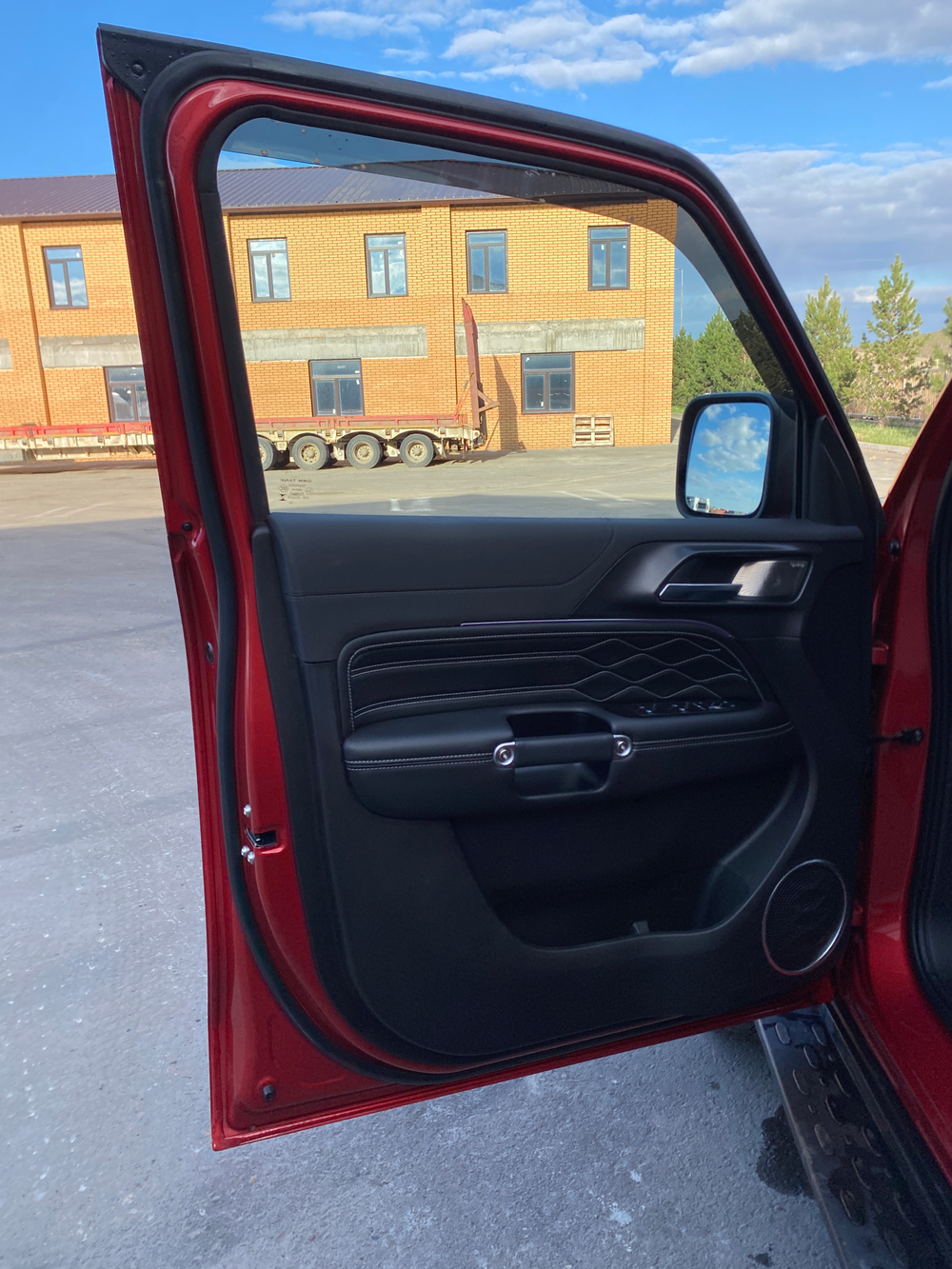 TANK 300 City Premium 2.0 8AT 4WD