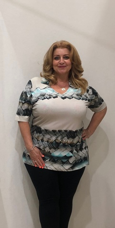 Нарядный блузон освежающей расцветки