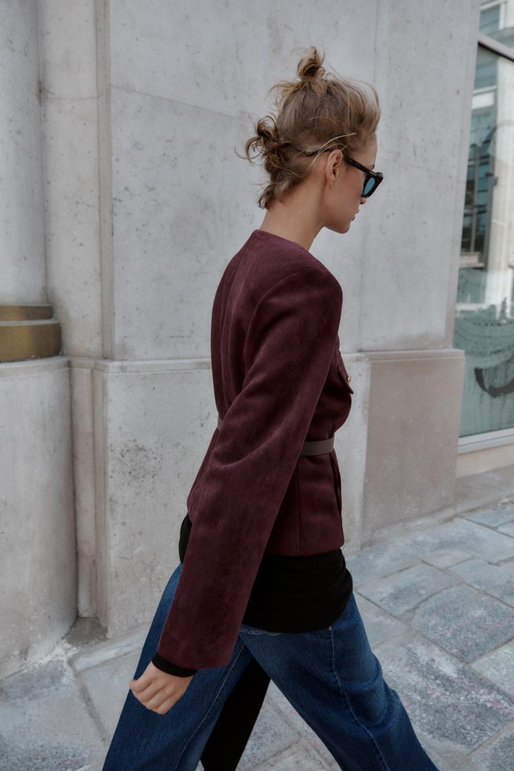 ZARA БЛЕЙЗЕР ИЗ ИСКУССТВЕННОЙ ЗАМШИ С ПОЯСОМ, БУРГУНДИ