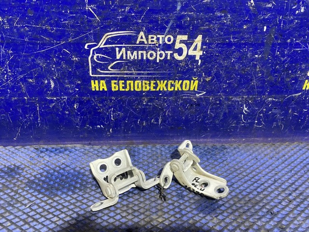 Петля двери передней левой Honda CR-V 2006-2011