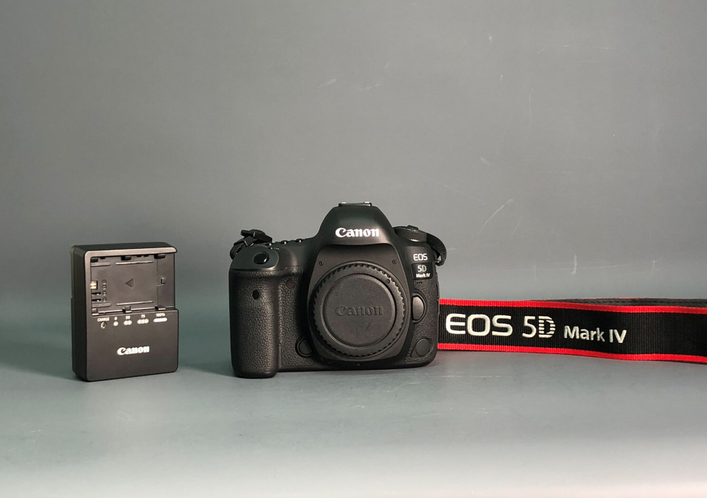 Canon 5D Mark IV Body 44.000 кадров
