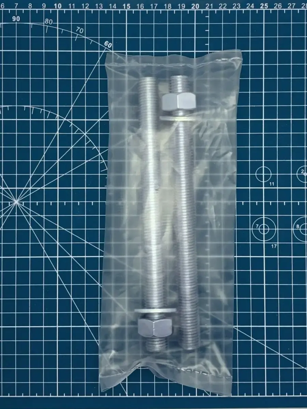 Анкерная шпилька М16х190, класс прочности 8.8, оцинкованная, с гайкой и шайбой