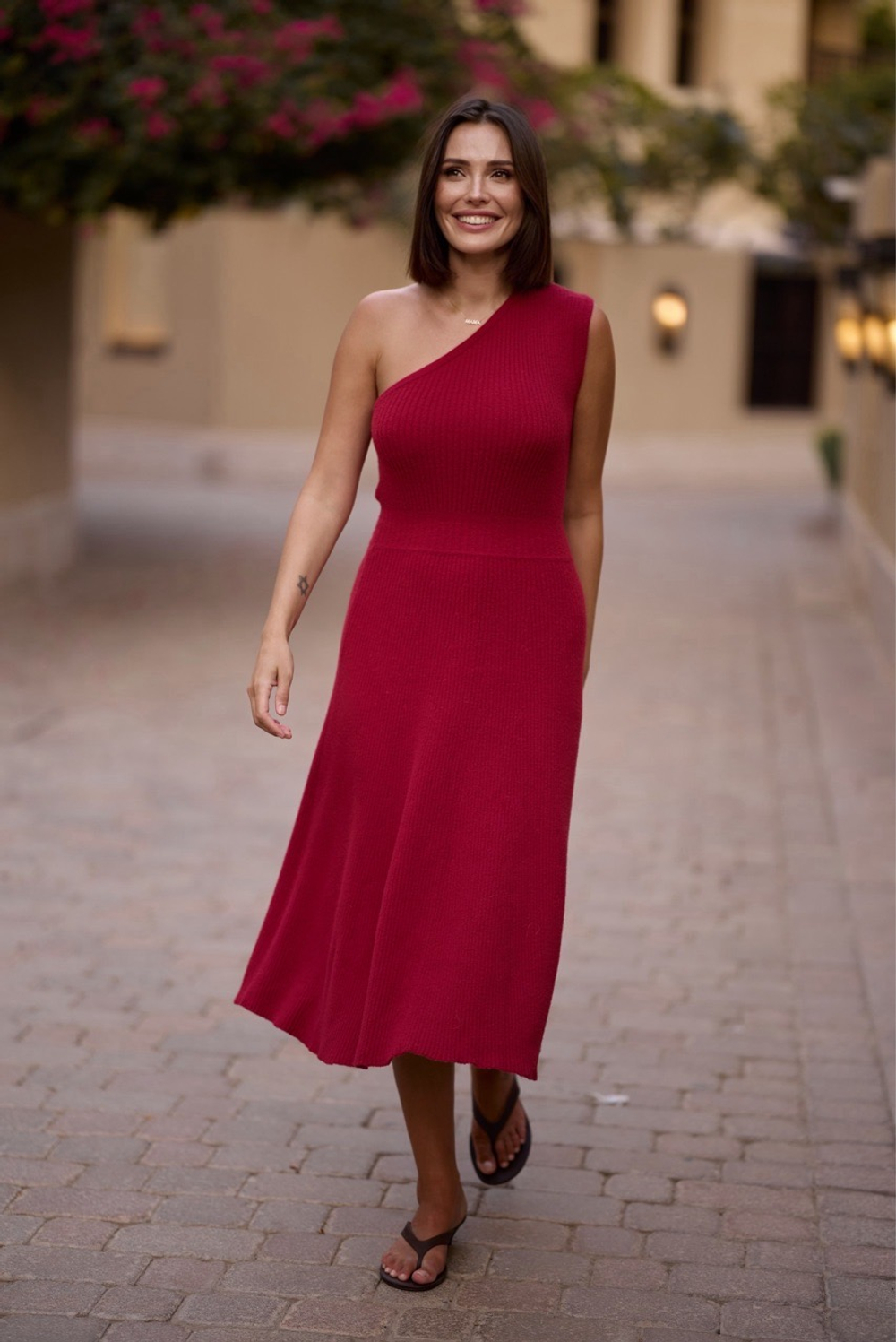платье миди в цвете бордо