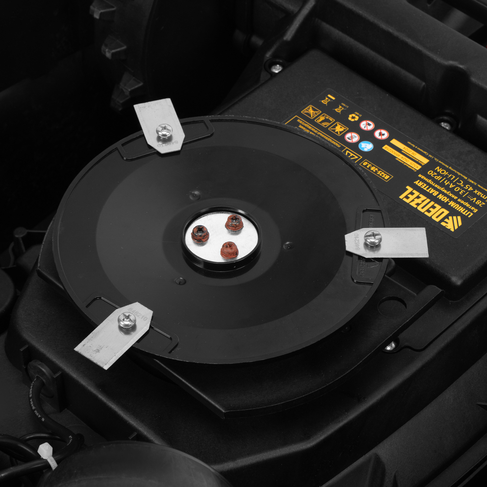 Робот-газонокосилка Grass Master 1000  1000м², 3Ач, 28V, LCD дисплей, Wi-Fi Denzel