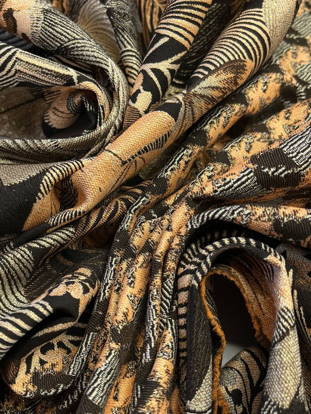 Жаккард хлопок с п/э и люрексом разноцветный с растительным принтом