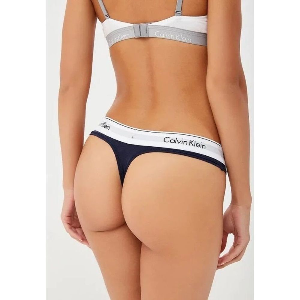 Женские стринги темно-синие Calvin Klein Women Navy String Т_393