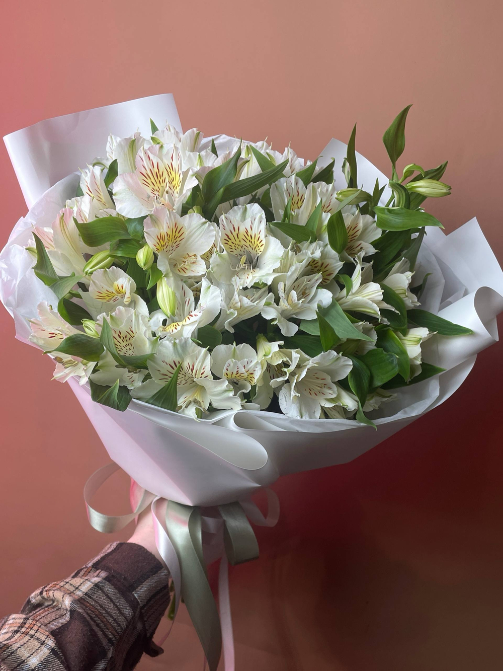 Нежный букет из альстромерии для неё