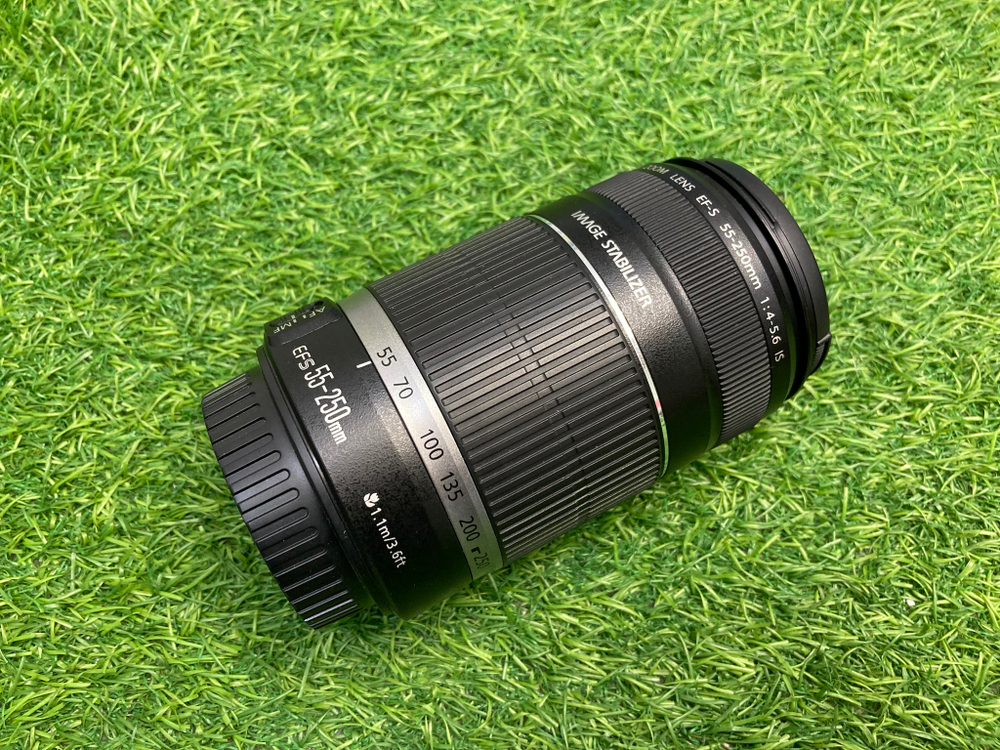 Canon EF-S 55-250mm 4.0-5.6 IS