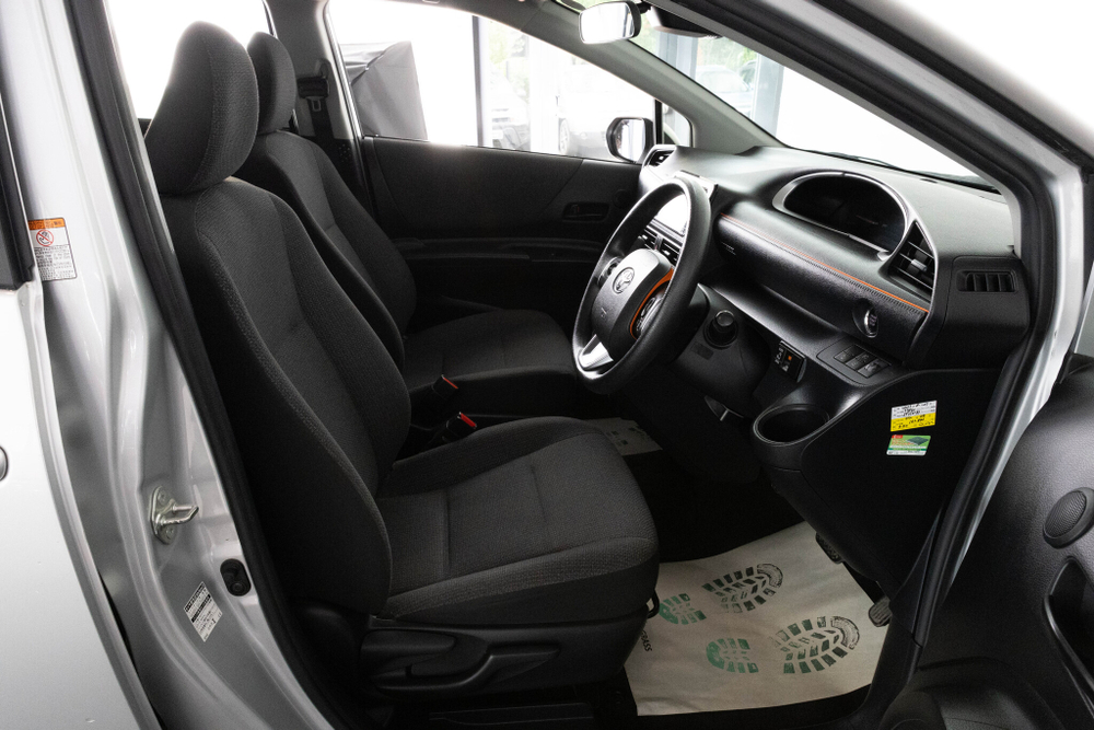 Toyota Sienta, 2018 год