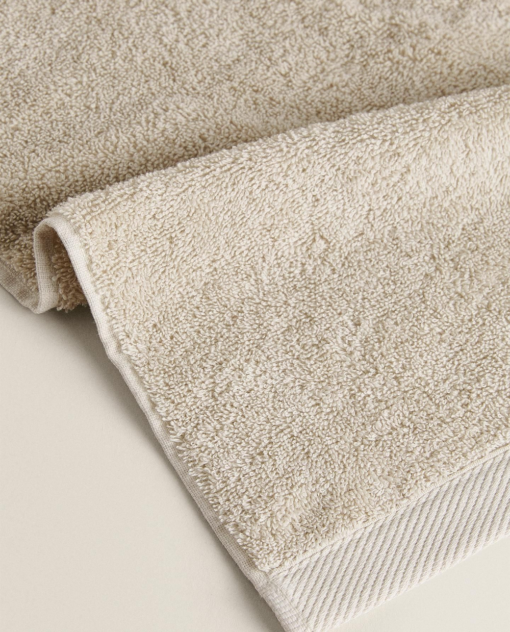 Zara Home - Гладкое махровое хлопковое банное полотенце (500 гхм2), бежевый, 50х90 см