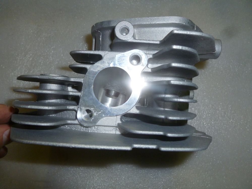 Головка цилиндра в сборе (втулки и седла) SGG5000/Head comp, cylinder