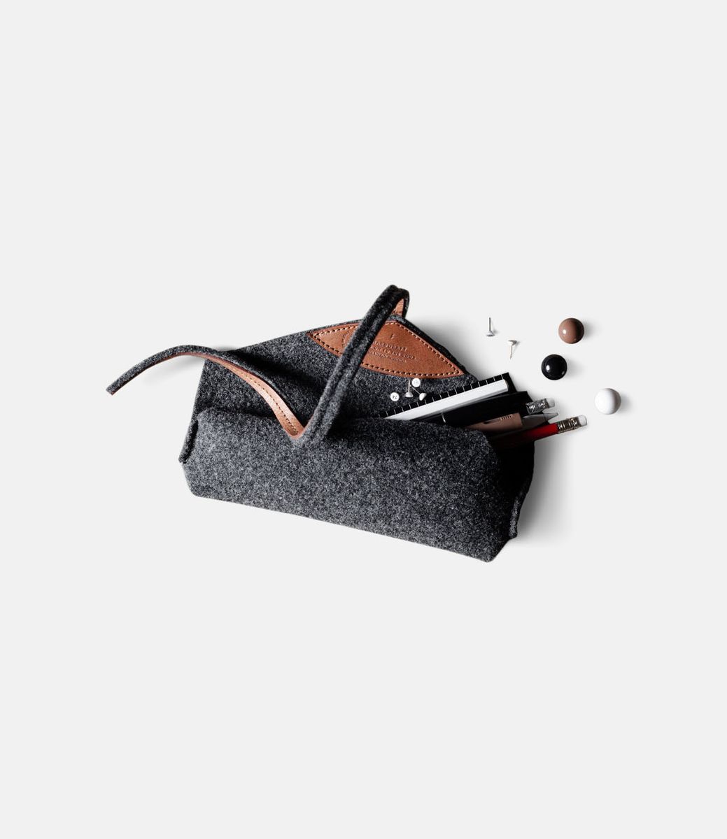 Hard Graft Pencil Wool Wrap Classic — пенал из шерсти