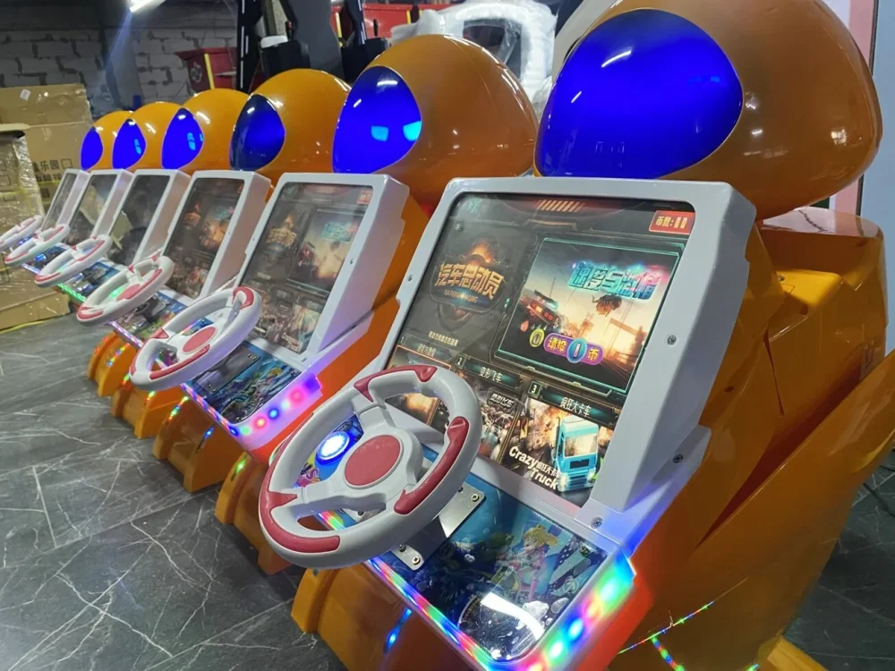 Детский игровой автомат «Робогонка»