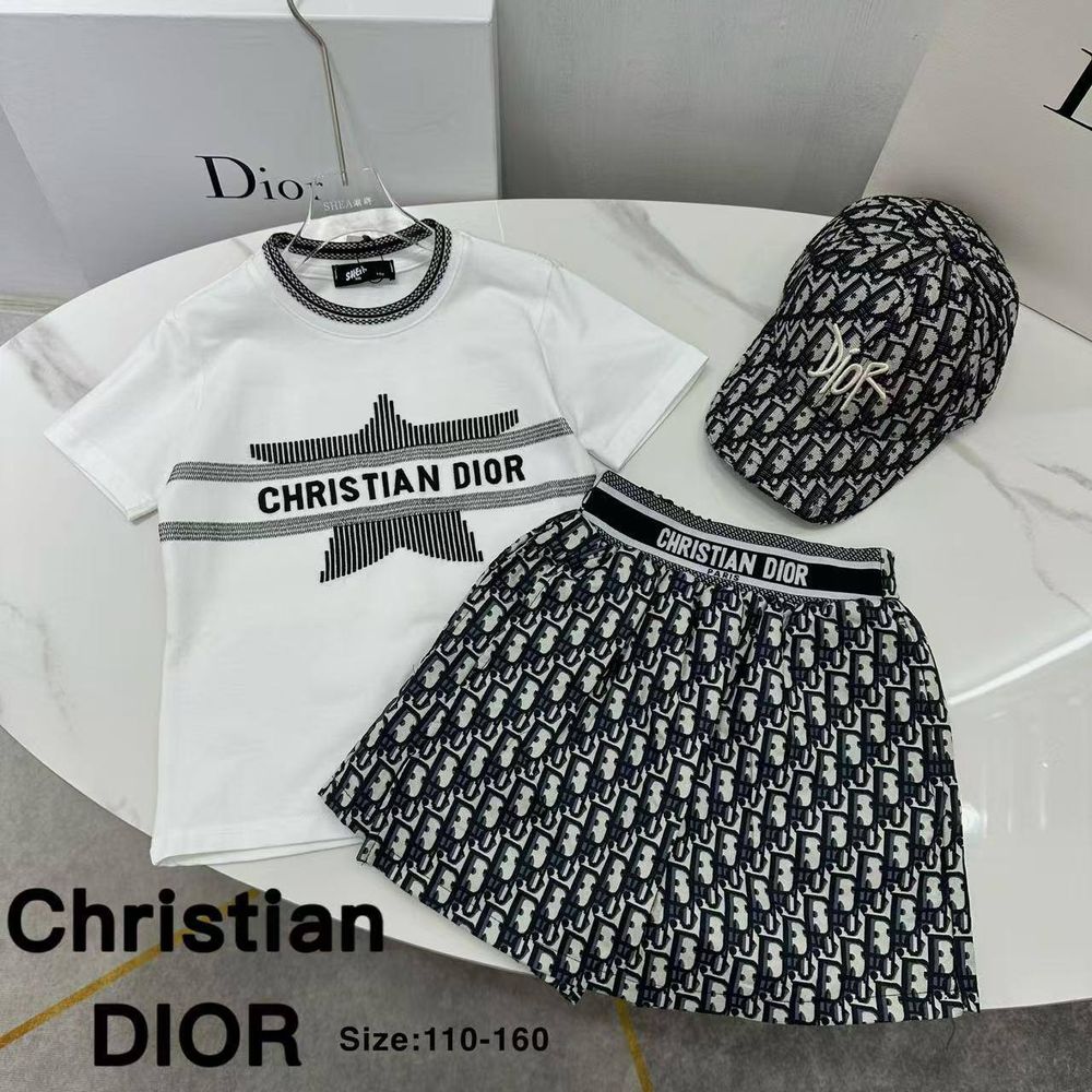 Костюм Dior