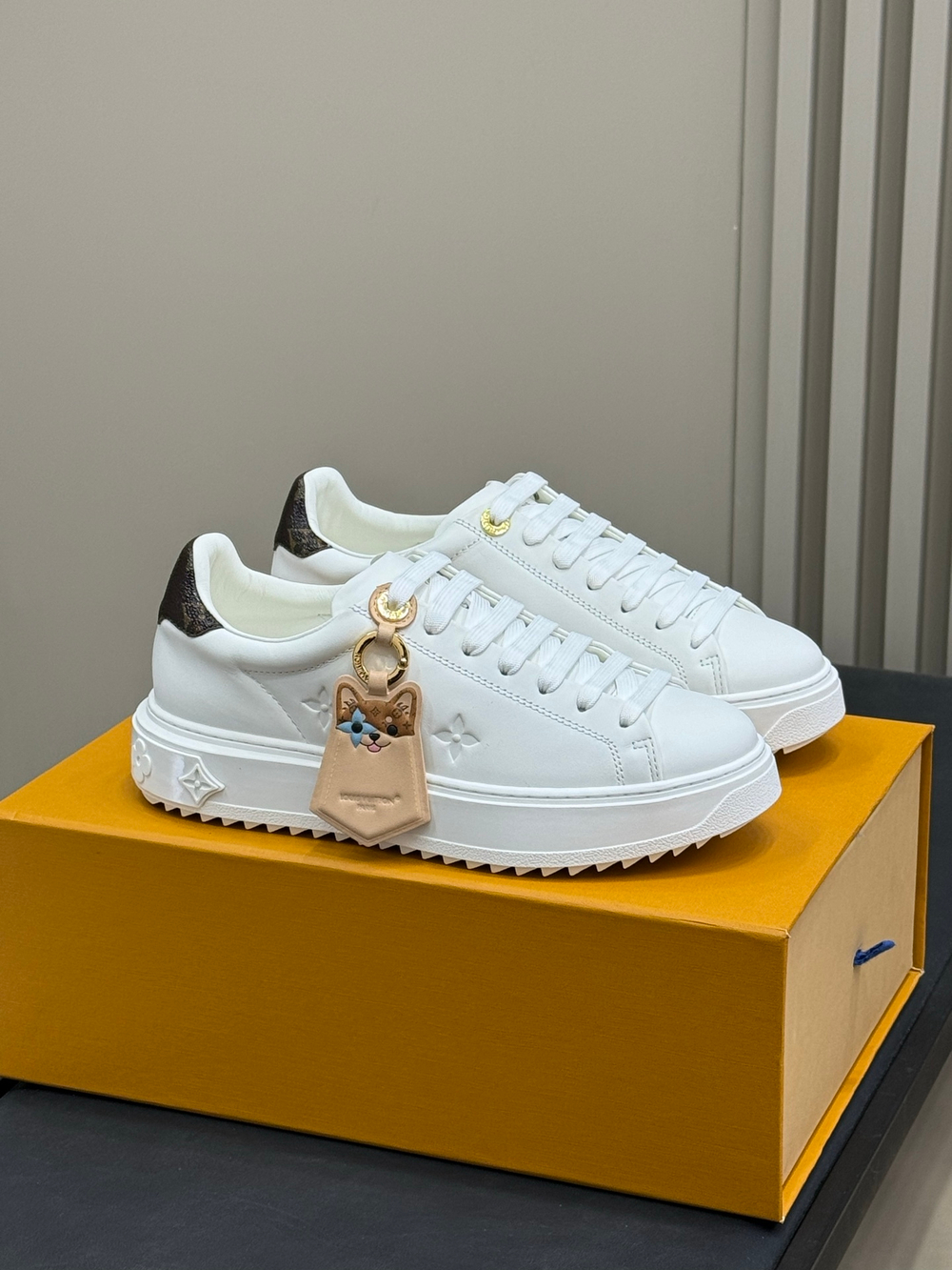 Louis Vuitton Time Out