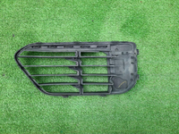 Решетка переднего бампера правая BMW X1 F48 15-19