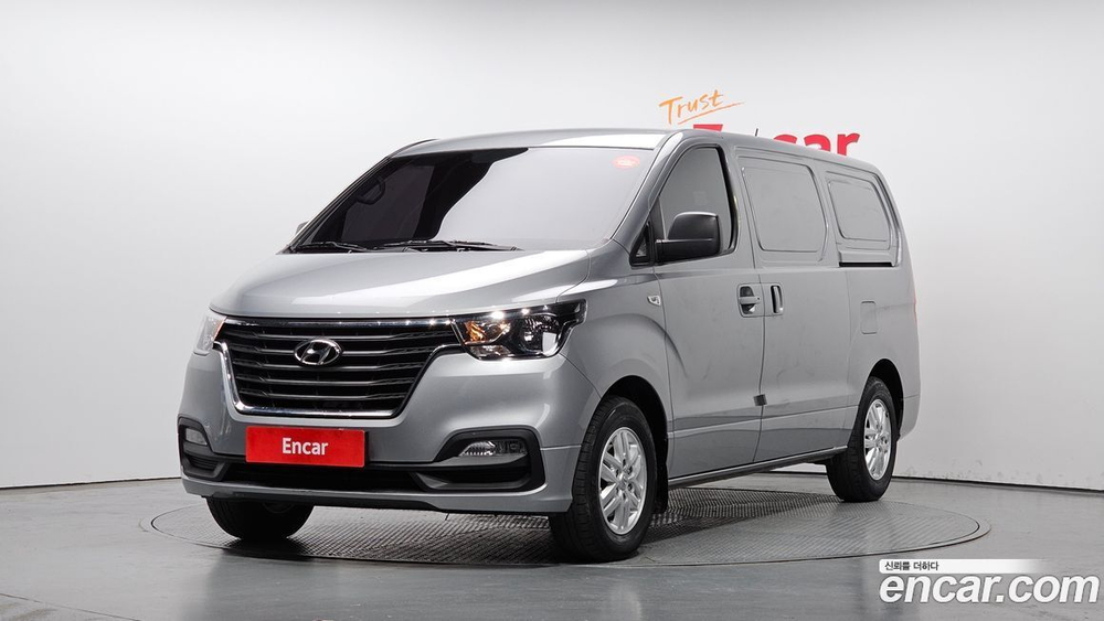 Hyundai The New Grand Starex Van 3-х местный (08.2019)