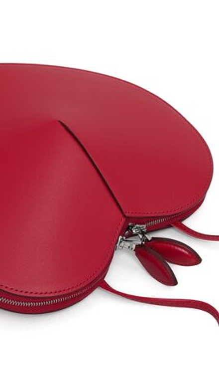 ALAIA СУМКА LE CŒUR ИЗ ТЕЛЯЧЬЕЙ КОЖИ, КРАСНЫЙ