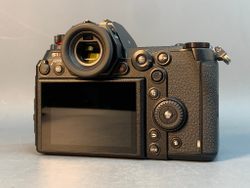 Panasonic Lumix DC-S1R Body 4170 кадров