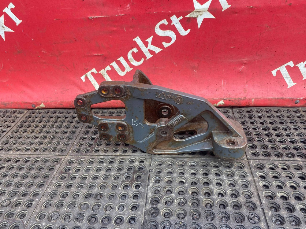 Кронштейн рессоры передней левый