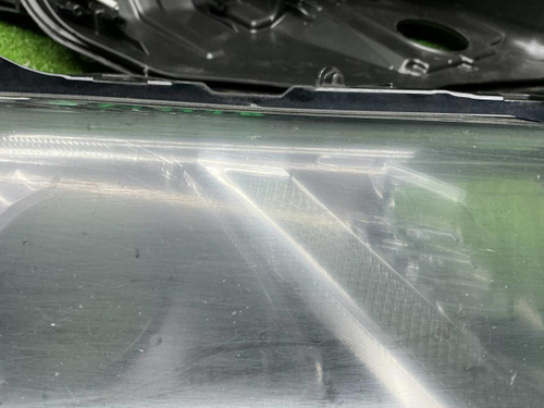 Стекло и корпус фары Toyota Camry xv70 (2017-2024)