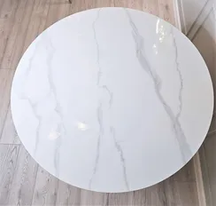 Стол Yoda Ø135 см, белая керамика, черная ножка