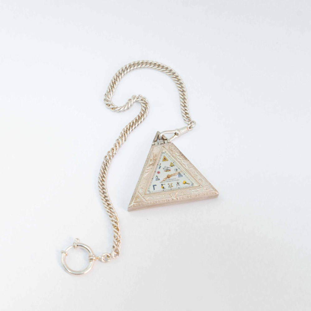 Редкие Масонские карманные часы треугольной формы