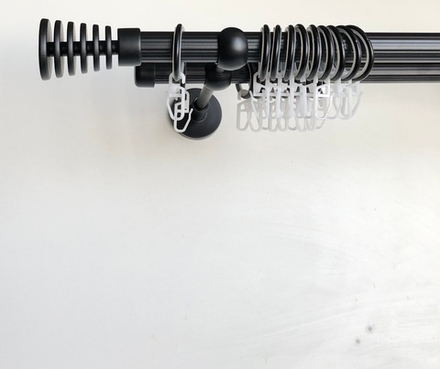 Карниз кованый рифленый для штор Конус скан d20/16 двухрядный, цвет черный матовый