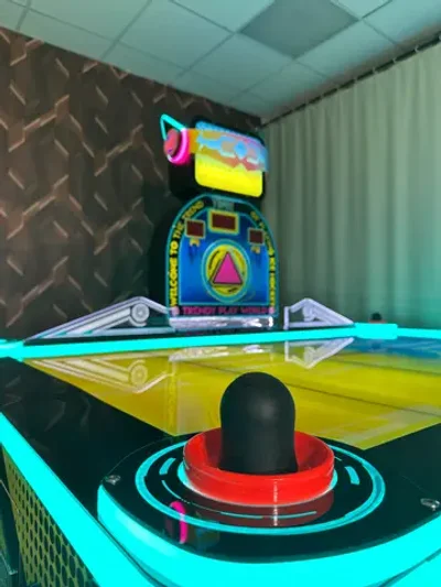 Многошайбовый аэрохоккей «Dynamic ice hockey»