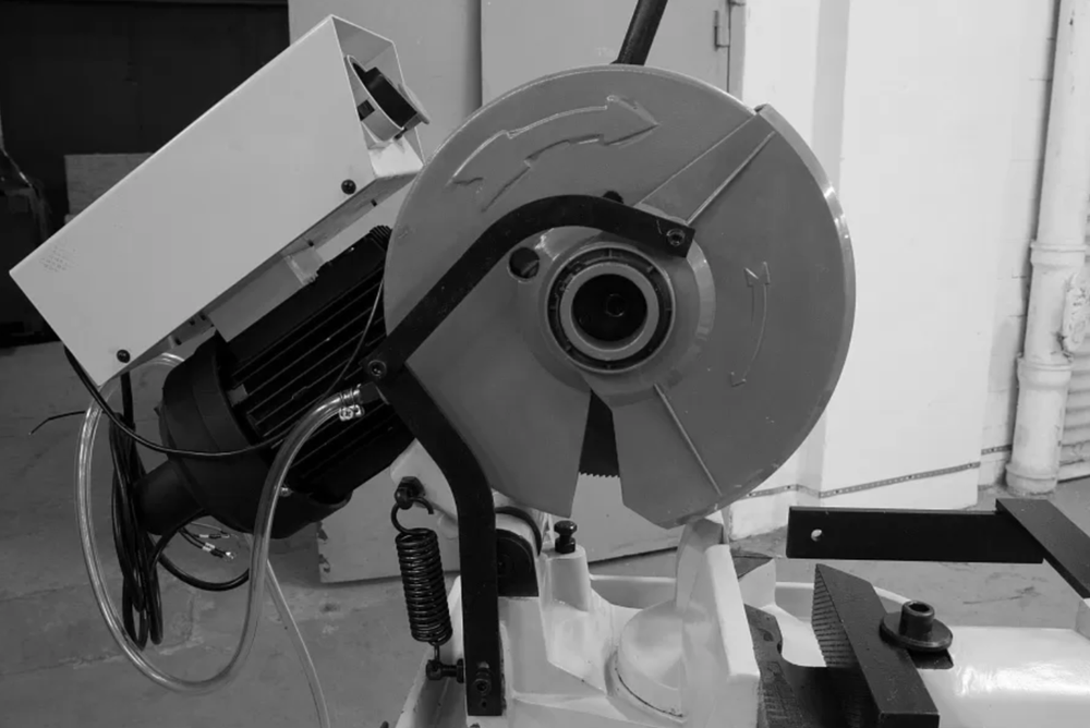 Маятниковая отрезная пила Stalex CS-250