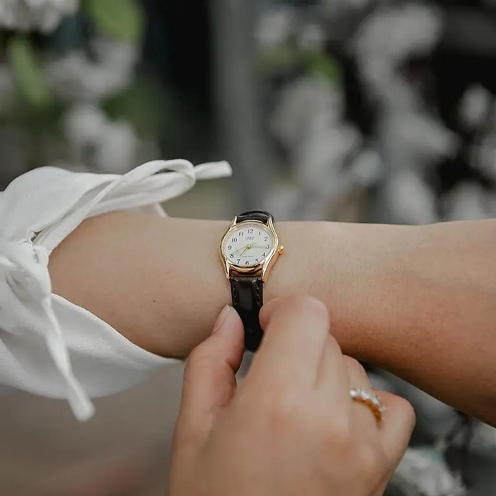 Женские наручные часы Casio Collection LTP-1094Q-7B5