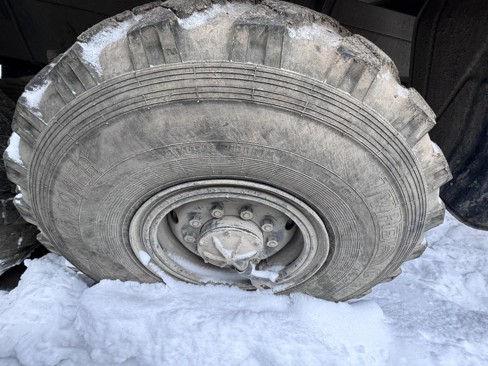Ural NEXT 4320 6x6 Бортовой с КМУ U1B1A1 	(Дизельный, 6,7 л, 273 л.с., МТ)