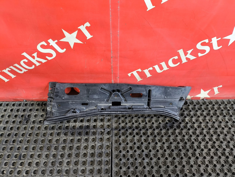 Кронштейн ручки двери левой